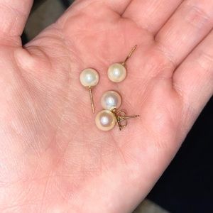 Pearl earrings